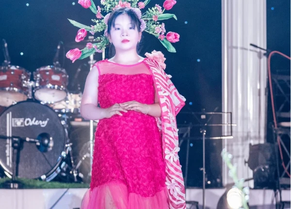 Á quân quốc tế Nguyễn Lê Thuỳ Linh thần thái bên Á hậu Siêu quốc gia Đặng Thanh Ngân