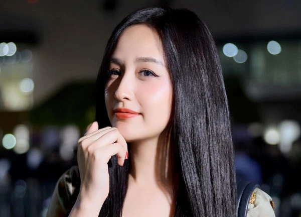 Trịnh Kim Chi mừng con gái lên chức giám đốc, Mai Phương Thuý xinh đẹp không ngờ