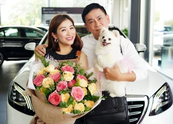 Vợ chồng sao Việt lần đầu xác nhận đã ly hôn sau 12 năm chung sống, không có con chung