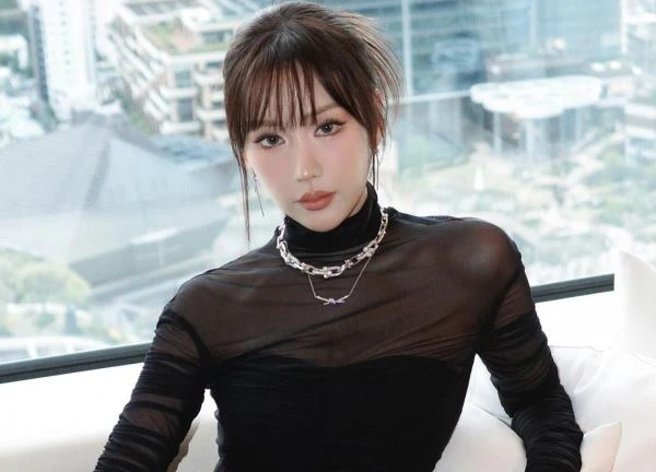 Nữ ca sĩ Vbiz "ở ẩn" suốt 2 năm qua: Gương mặt khác lạ, mối quan hệ với rapper kém 6 tuổi gây xôn xao