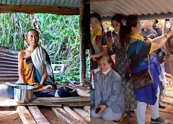 Master Minh Tue went into retreat after being harassed by Tiktokers and Youtubers who came to his hut to film and film