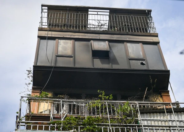 3 người thoát nạn trong vụ cháy ở phố Định Công Hạ