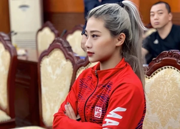 Phía Phạm Như Phương lên tiếng về lời xin lỗi "fake" tràn lan trên mạng, âm thầm xoá ảnh chụp tranh vẽ phản cảm từng gửi cho fan