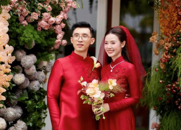 Chồng kém tuổi "giật spotlight" của Midu trong lễ vu quy: Visual trẻ ngoài tưởng tượng, khó tìm "góc chết"!