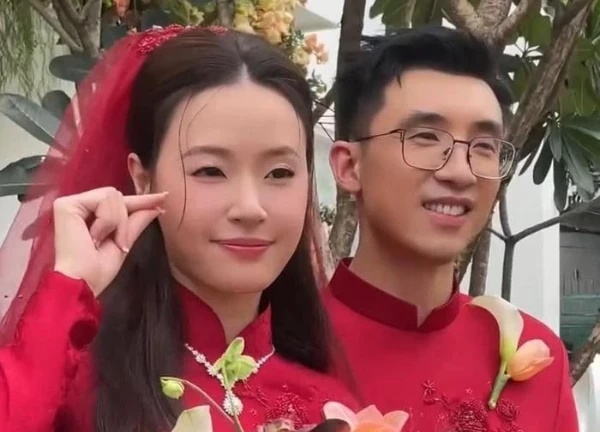 Midu ngày thường makeup xinh như 'ngọc nữ', đúng ngày trọng đại lại 'bất ổn'