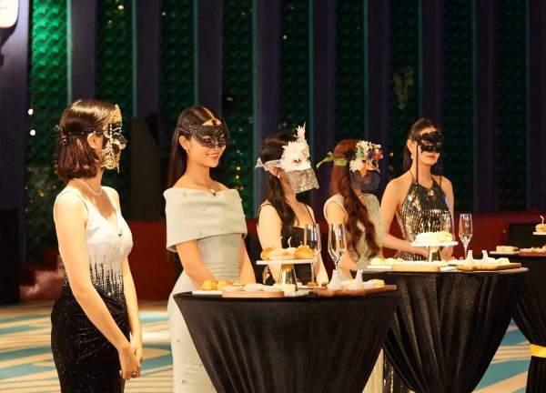 Hoa hậu, á hậu gây tranh luận khi tham gia show hẹn hò "Đảo thiên đường"