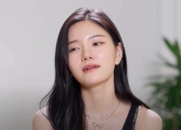 Mỹ nhân Hàn Quốc mếu máo khi không được chọn hẹn hò trong "Đảo thiên đường"