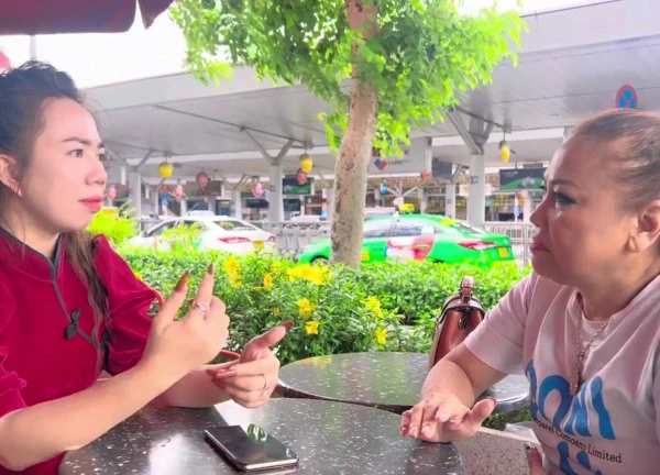 Siu Black gặp sự cố, phải gặp nhân viên sân bay để giải quyết: "Người có lỗi ở đây là tôi"
