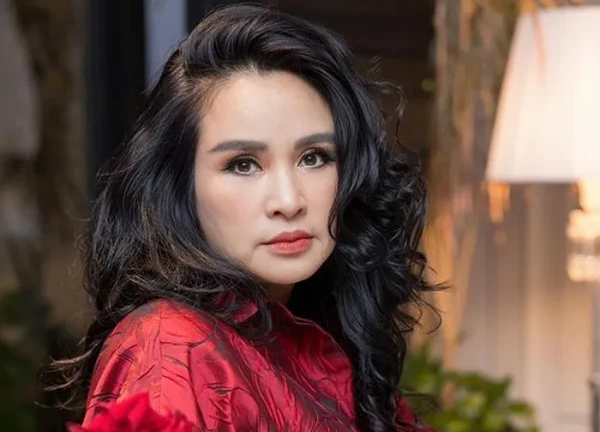 Nữ NSND, diva nhạc Việt ở tuổi U60 vẫn có làn da căng bóng nhờ bí quyết ít ai biết
