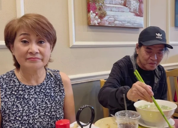 Nam ca sĩ đầu tiên mua xe hơi: Bệnh tật nằm viện một mình, bị một phụ nữ lạ lừa gạt