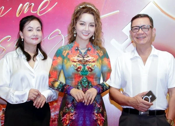 NSND Thu Quế và chồng NSƯT Phạm Cường lần hiếm hoi xuất hiện cùng nhau
