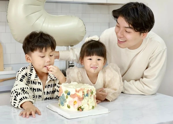 Ngọc Trai "Kính vạn hoa": Hai lần suýt tự tử, giờ làm bố 2 con ở tuổi 35