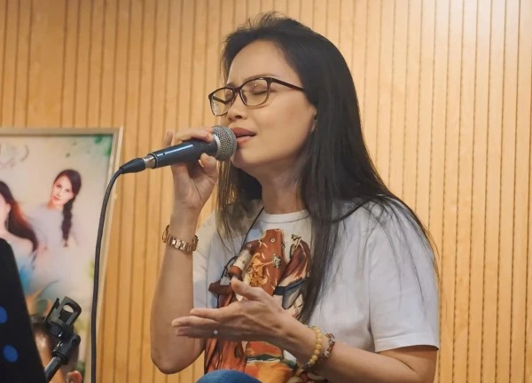 Giữa ồn ào phim "Ma da", Cẩm Ly bị tái phát bệnh cũ, phải điều trị dài ngày