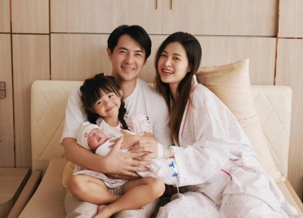 Đông Nhi sinh con thứ 2, hạnh phúc bên tổ ấm viên mãn