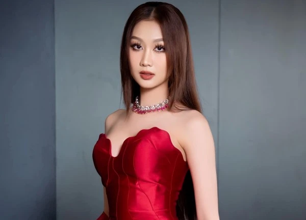 Hoa hậu Võ Lê Quế Anh làm gì trong lúc Miss Grand Vietnam gửi đơn kiện?
