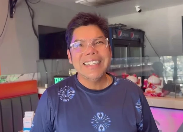 "Hoàng tử cải lương" một thời tại Mỹ: Vừa đi hát vừa phải bán hàng ăn, vé số, đàn em thương cảm