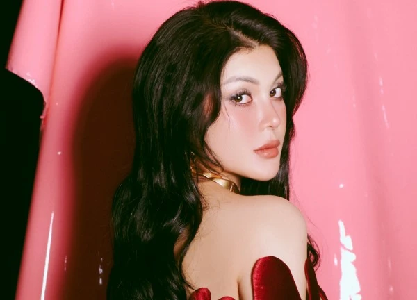 'Ngọc nữ bolero' Lily Chen: Học đại học ở tuổi 29, không áp lực hôn nhân