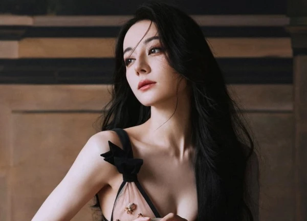 Địch Lệ Nhiệt Ba lại bị lừa