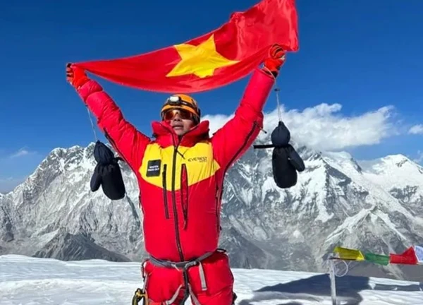Tôi chinh phục đỉnh Manaslu cao 8.163 m