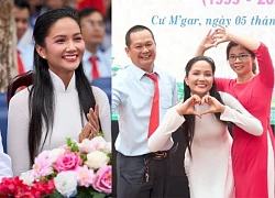 H'Hen Niê returned to high school causing a "fall", choked up to meet her homeroom teacher again