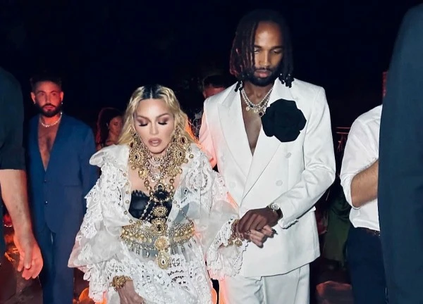 Hé lộ quy tắc 'nữ hoàng nhạc pop' Madonna đặt ra cho tình trẻ