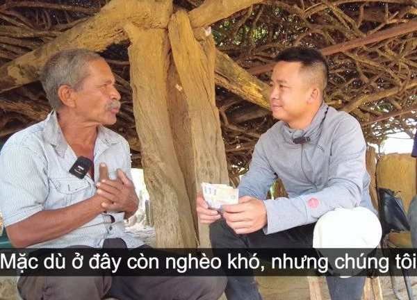 Quang Linh's team was moved when Angolan people pooled all their assets to help Vietnam with flood relief.