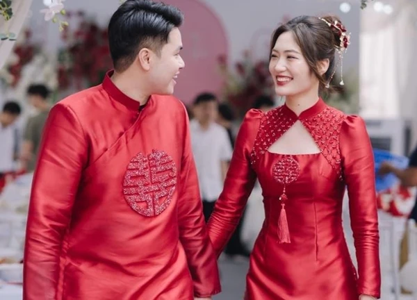 Hoa khôi bóng chuyền Trần Việt Hương khoe ảnh cưới