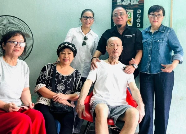 Ca sĩ hát nhạc phim 'Đất phương Nam' Tô Thanh Phương sống chật vật vì bệnh tật