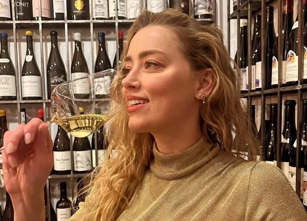 Amber Heard tránh xa Hollywood, không muốn nhắc lại quá khứ ồn ào với Johnny Depp
