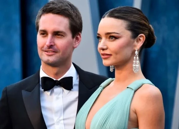 Miranda Kerr và chồng tỉ phú thu lời nhờ bất động sản