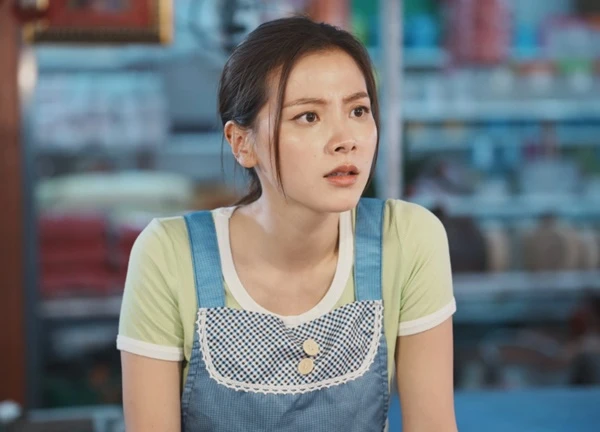 Nhìn chồng tươi cười trên chiếc ô tô hơn tỷ bạc, tôi thét lên một tiếng rồi ngất lịm trước dãy trọ