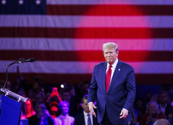 Ông Trump ca ngợi thành tích quân sự của Nga trong lập luận ngừng viện trợ cho Ukraine