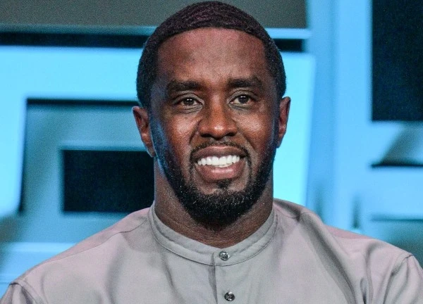 Sean "Diddy" Combs rất háo hức kể câu chuyện của mình trước tòa