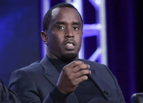 Tại sao "kẻ săn mồi tình dục" Diddy trữ 1.000 chai dầu em bé trong nhà?