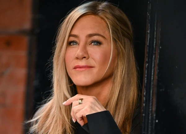 Jennifer Aniston từng ủng hộ Jolie - Pitt trước khi phát hiện cặp đôi ngoại tình
