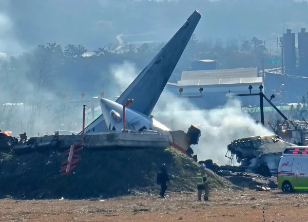 Jeju Air scene shudder: Strange object appears, pilot's last effort?