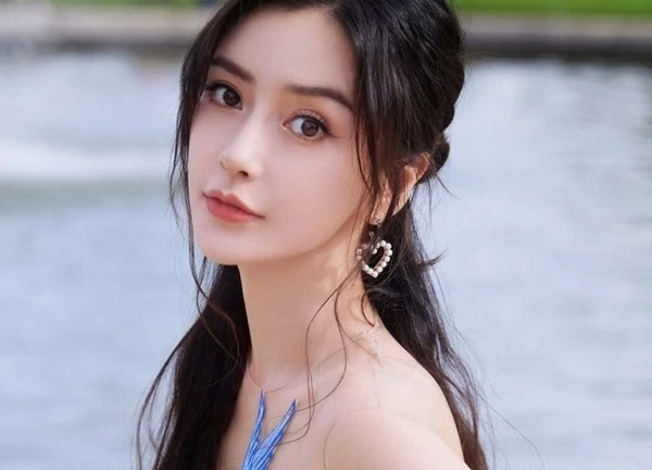Hot nhất MXH: Phơi bày bí mật kẻ đâ.m sau lưng Angelababy, Dương Mịch và 2 cái tên gâ.y số.c vào tầm ngắm