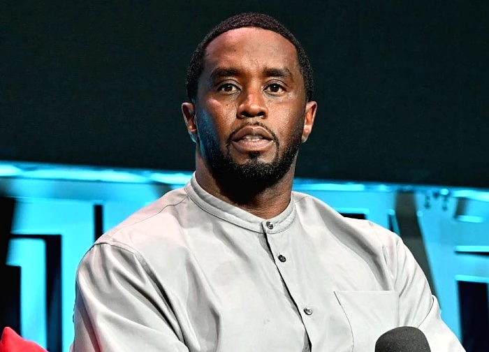 "Kẻ săn mồi tình dục" Diddy khóc than thảm thiết chưa từng thấy