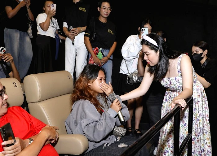 'Chị ngã em nâng': Nhiều khán giả xem phim bật khóc khi kể lại câu chuyện của chính mình