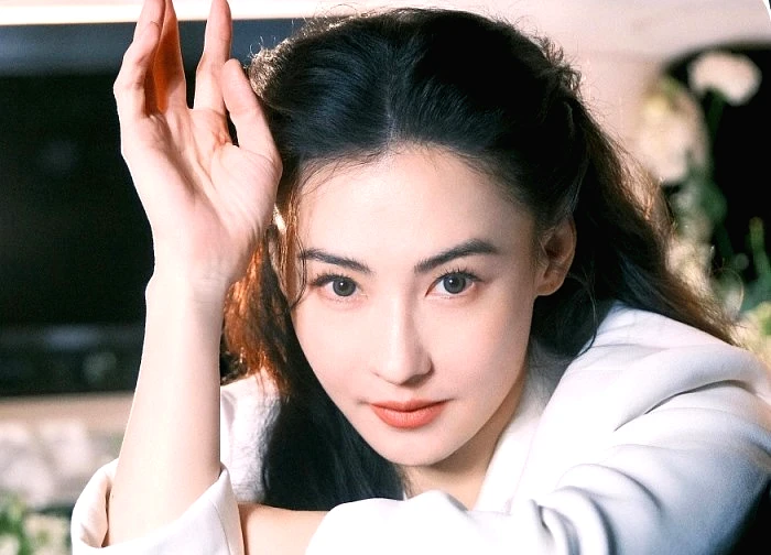 Mẹ Tạ Đình Phong khen Trương Bá Chi là "người mẹ hoàn hảo"