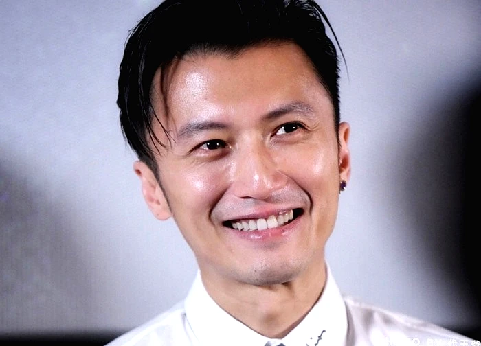 Tạ Đình Phong tất bật chuẩn bị cho con trai du học