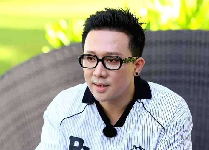 Bị mỉa mai hỏi bill từ thiện, Trấn Thành đáp trả gắt: "Bà con đang khổ, em bớt bớt cái tính lại!"