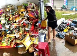 Chợ ngập 2m sau 1 đêm, tiểu thương rốn lũ Hòa Thịnh không kịp trở tay, mất trắng