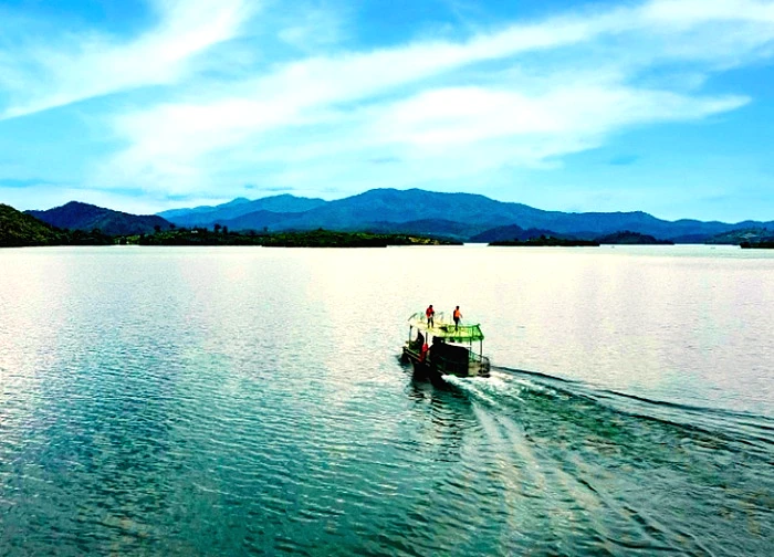 Gợi mở du lịch từ khám phá thác, ghềnh tuyệt đẹp