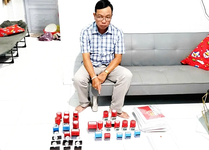 Vụ làm giả 33 con dấu, hơn 100 hồ sơ: Bắt tạm giam Nguyễn Phúc Bình