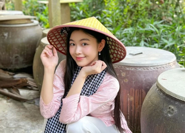 Không nhìn ra tiểu thư đài các nhà Quyền Linh ngày Tết