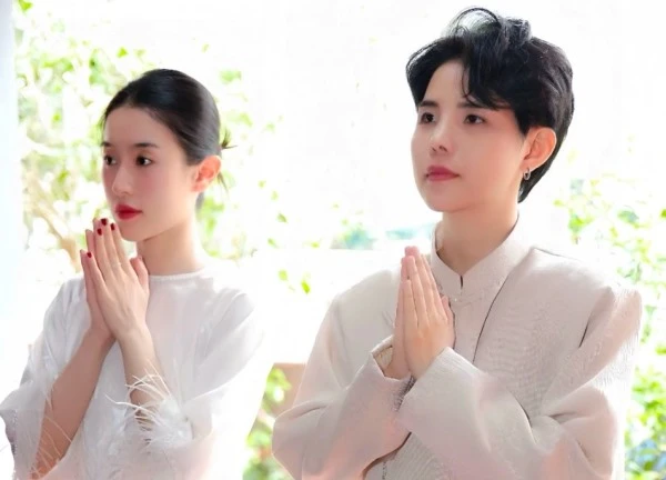 Lễ gia tiên Vũ Cát Tường và bạn đời: Gia thế khủng của cô dâu được hé lộ, thái độ bố mẹ gây chú ý