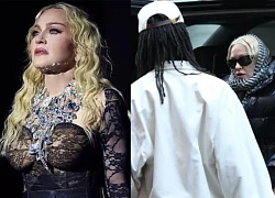 Madonna bị tóm hẹn hò với bạn trai kém 38 tuổ.i dưới phố, gu thời trang độc lạ