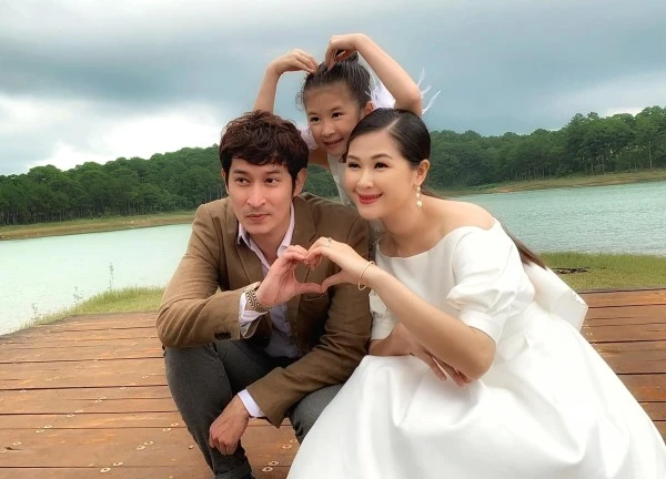 Huy Khánh - Mạc Anh Thư: 12 năm không đám cưới, chia tay trong hòa bình