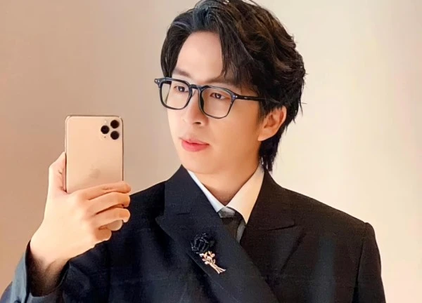 Streamer ViruSs: Học nhạc viện, từng gây ồn ào vì chê Hòa Minzy, Trấn Thành